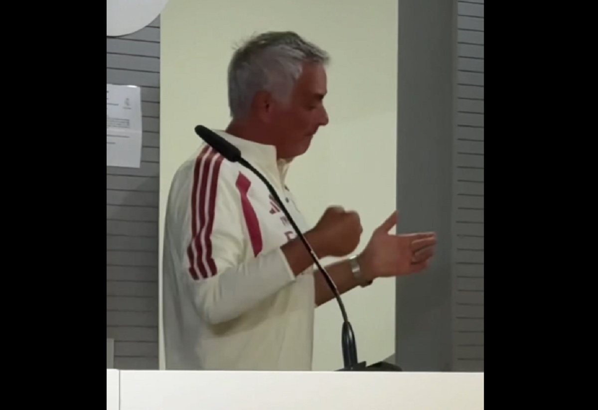 Mourinho wypalił do dziennikarza. "Lepiej uważaj" [WIDEO]