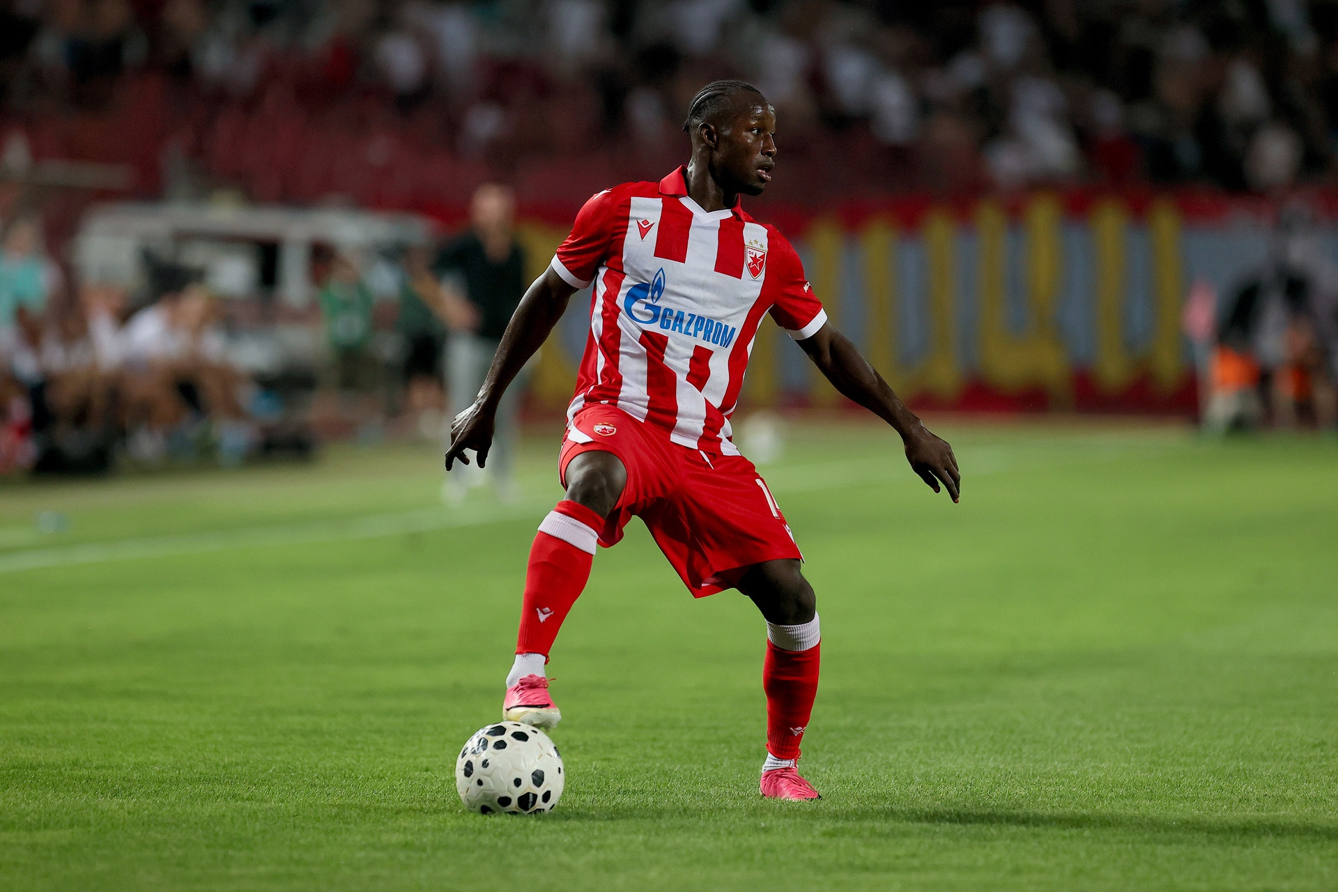 Bukari wyleciał z boiska! "Popis" flopa Widzewa w Europie