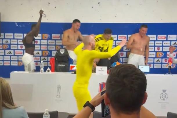 Tak się bawił Hajduk. Szalone sceny po awansie [WIDEO]