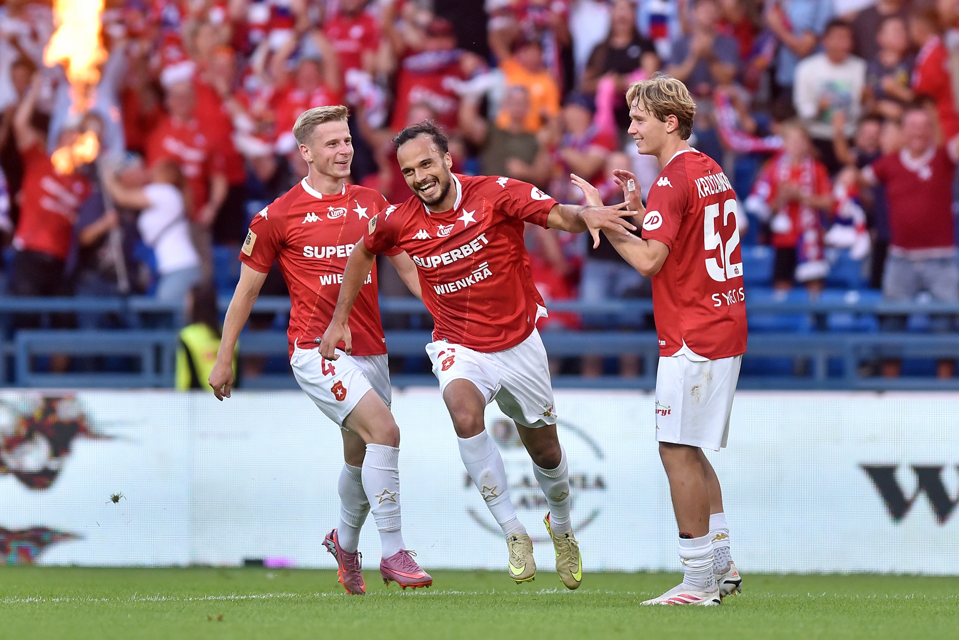 Cichy bohater Wisły Kraków. A mógł odejść! Świetne wieści dla reprezentacji Polski