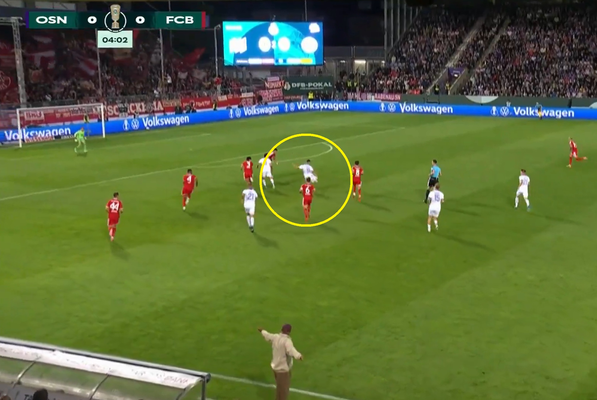 Atomowy strzał zaskoczył Bayern. Sensacyjny początek w Pucharze Niemiec [WIDEO]