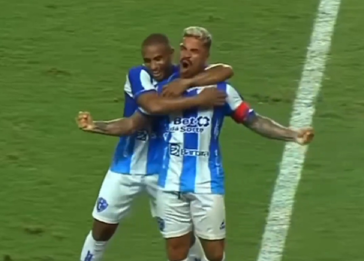 Kosmiczny gol w Brazylii. Roberto Carlos byłby dumny [WIDEO]