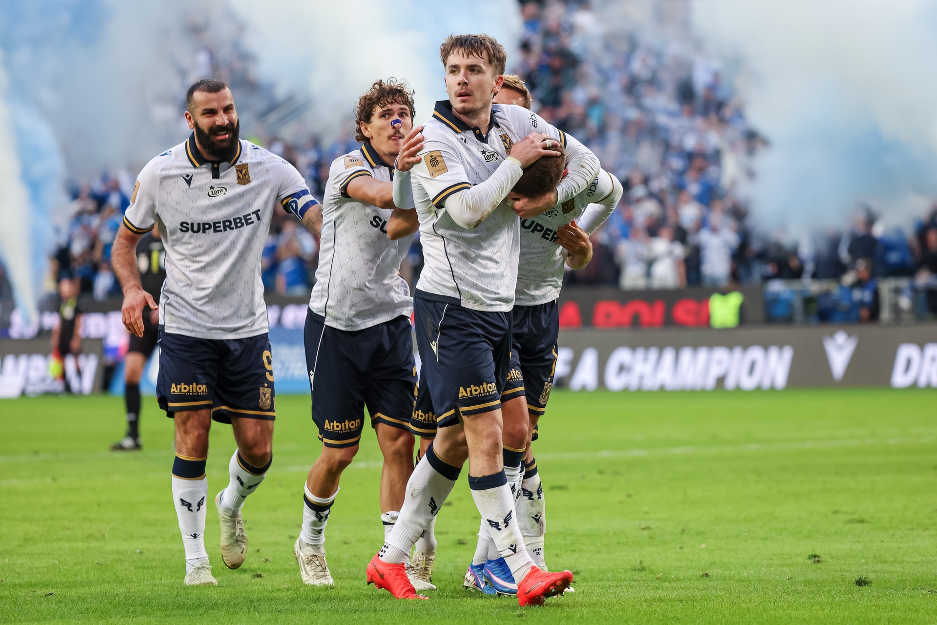 Historyczne wieści dla polskich klubów! UEFA ogłosiła, to już pewne