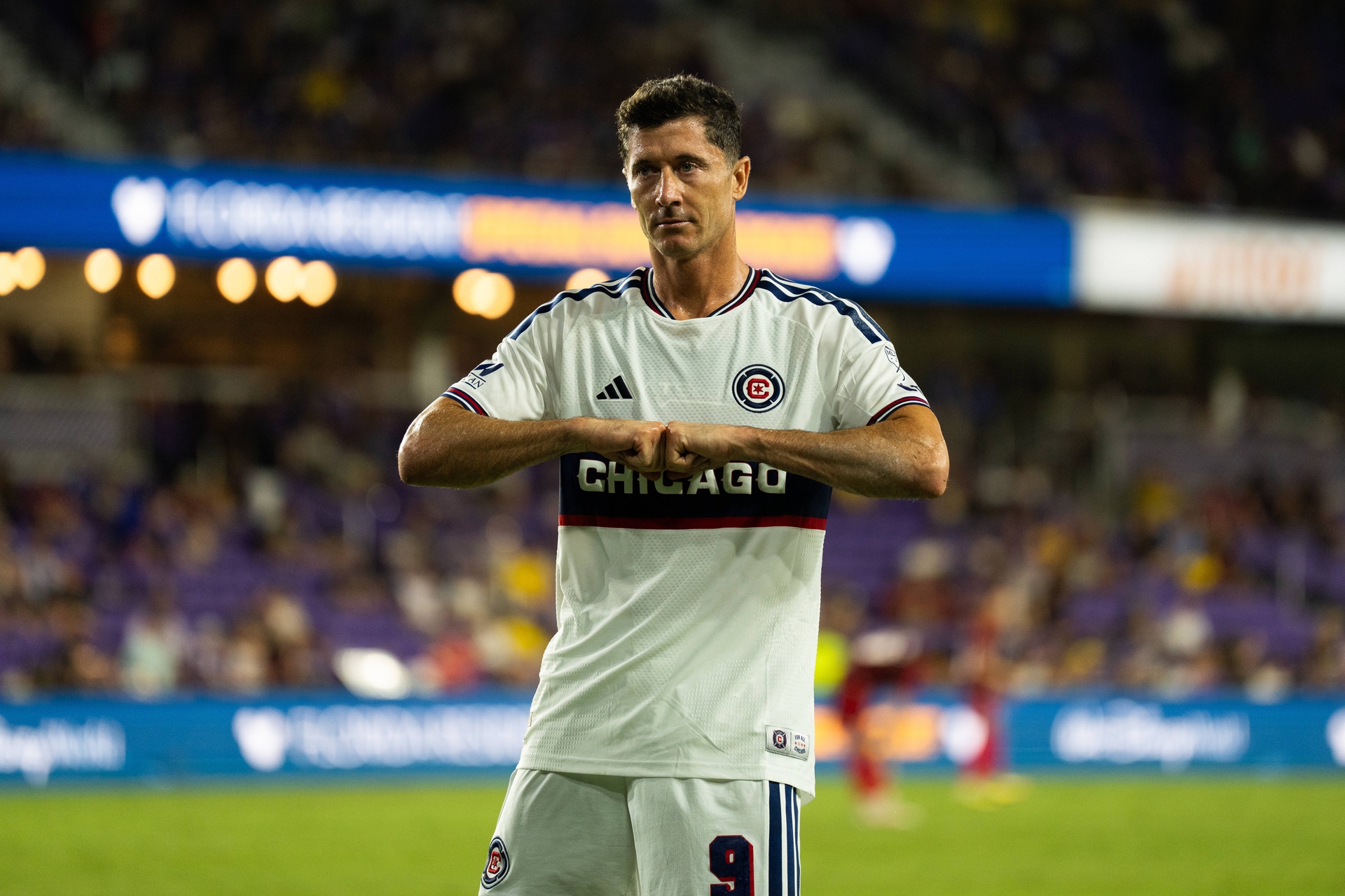 Atomowy początek Lewandowskiego! Messi mógł podziwiać, Suarez "zezłomowany"