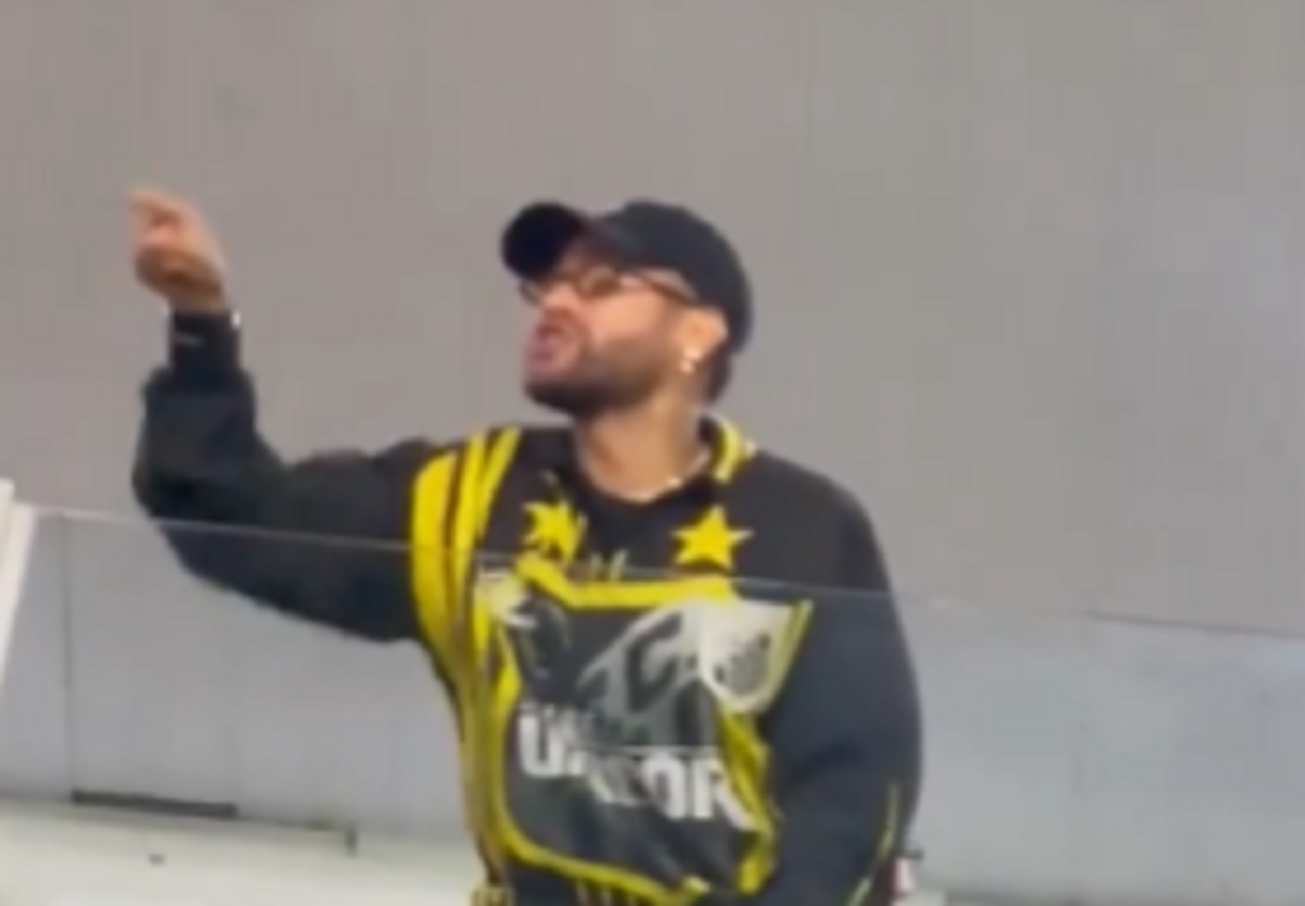 Neymar starł się z kibicem. Uderzył w inny klub [WIDEO]