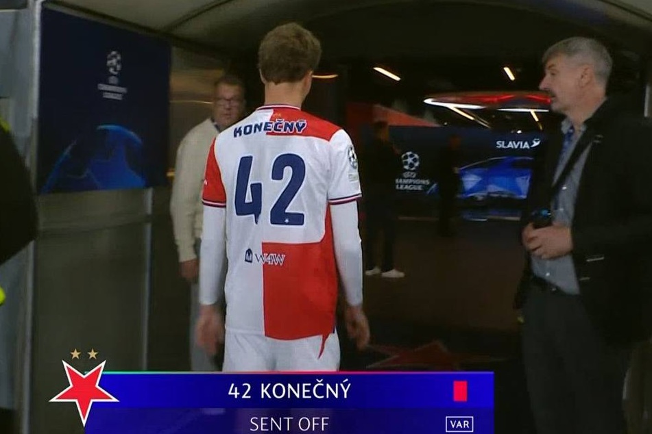 Koszmarny debiut w LM. Czerwona kartka zaraz po wejściu na boisko