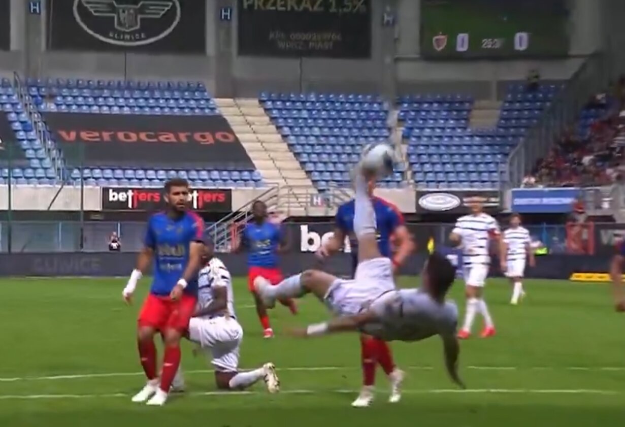 Kapitalny gol Sancheza! Nie zatrzymuje się w Ekstraklasie [WIDEO]