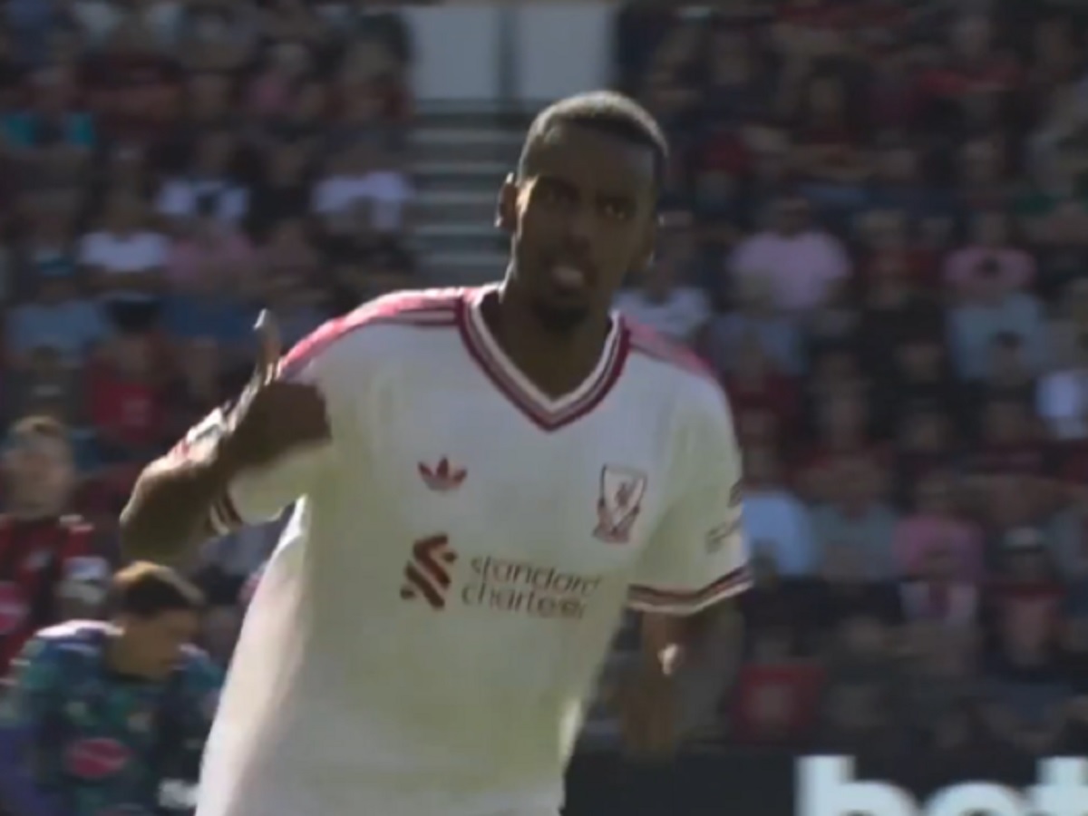 Liverpool wciąż niepokonany. Czołówka Premier League już blisko