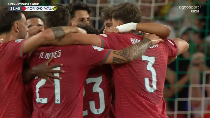 Gol z dystansu uratował Portugalię. Skromny triumf faworytów