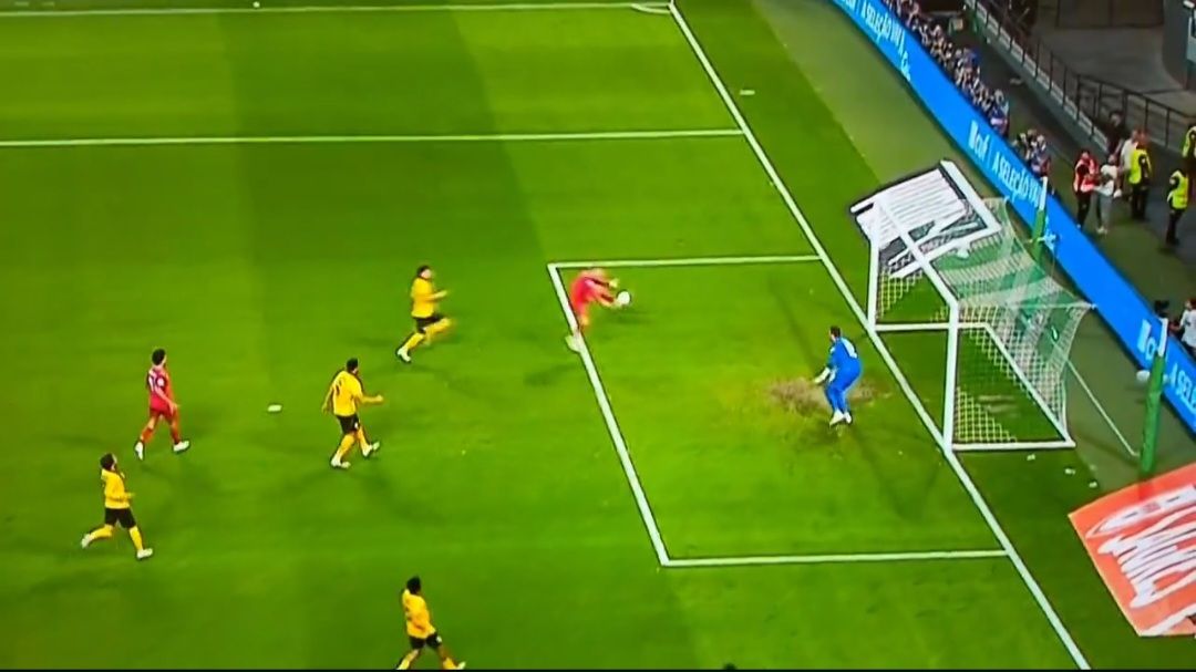 Ale klops Ronaldo. To powinien być gol [WIDEO]