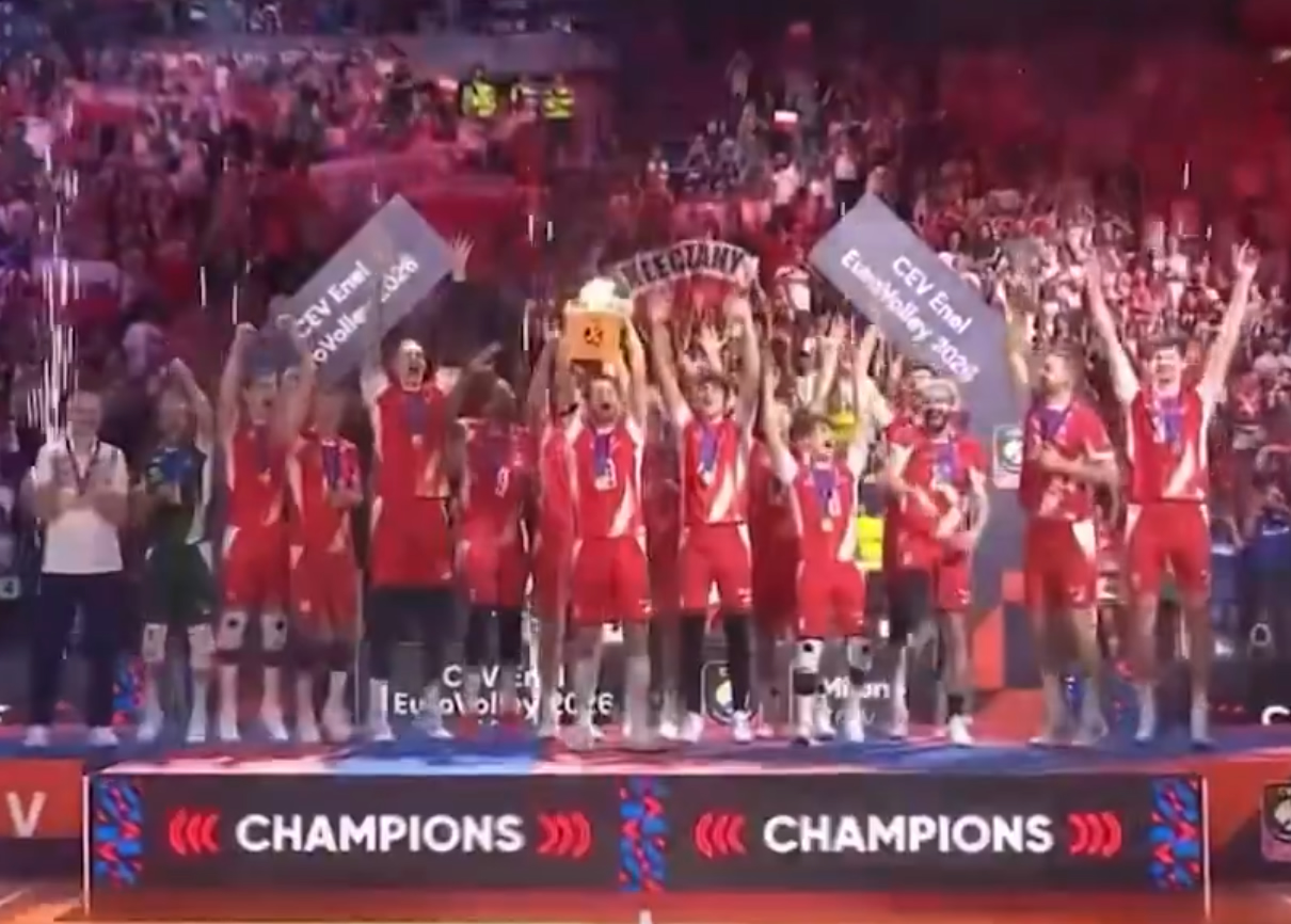 Polacy odebrali złote medale i puchar! Co za wykonanie Mazurka Dąbrowskiego [WIDEO]