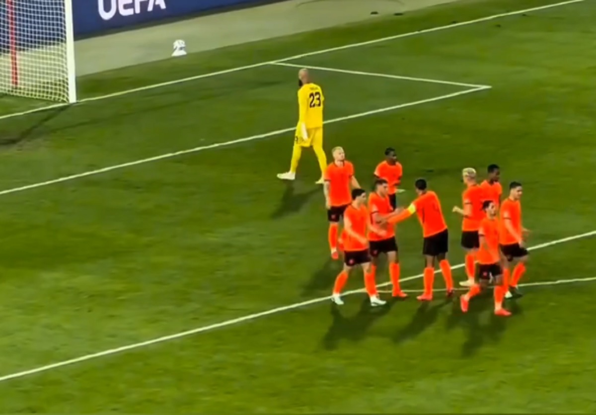 Xavi z pierwszym zwycięstwem! Marciniak podyktował karnego