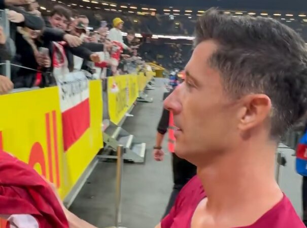 Tak zachował się Lewandowski po porażce ze Szwecją. Wzruszające sceny [WIDEO]