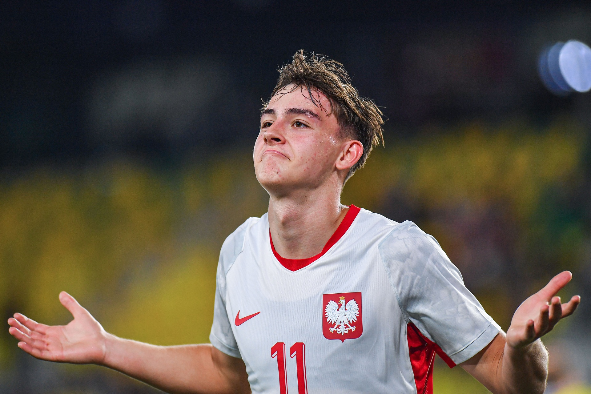 Bartosz Mazurek show! Młodzieżówka pędzi po awans