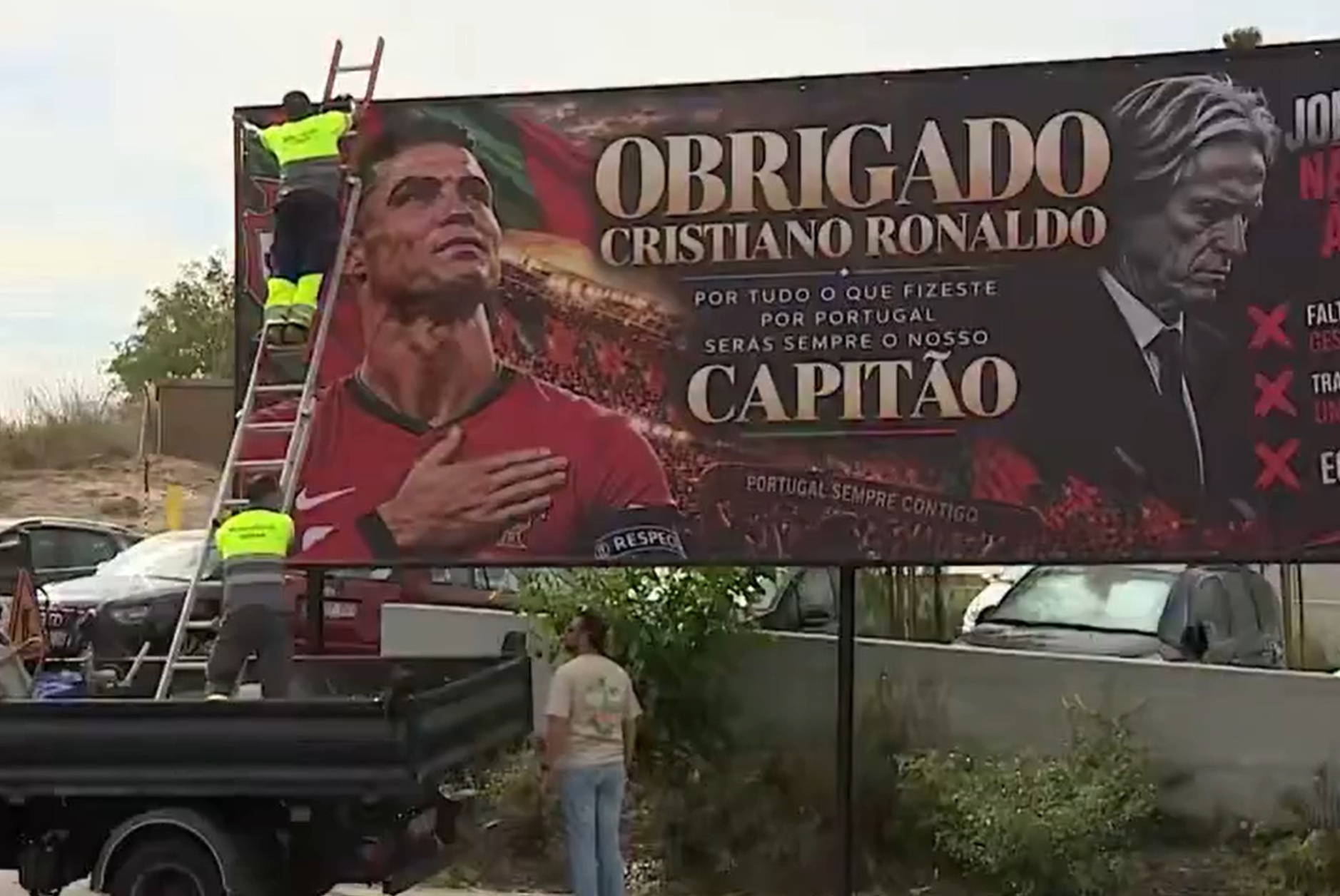 Banery z Ronaldo i Jesusem zalały Lizbonę. Trwa burza wokół reprezentacji Portugalii [ZDJĘCIE]