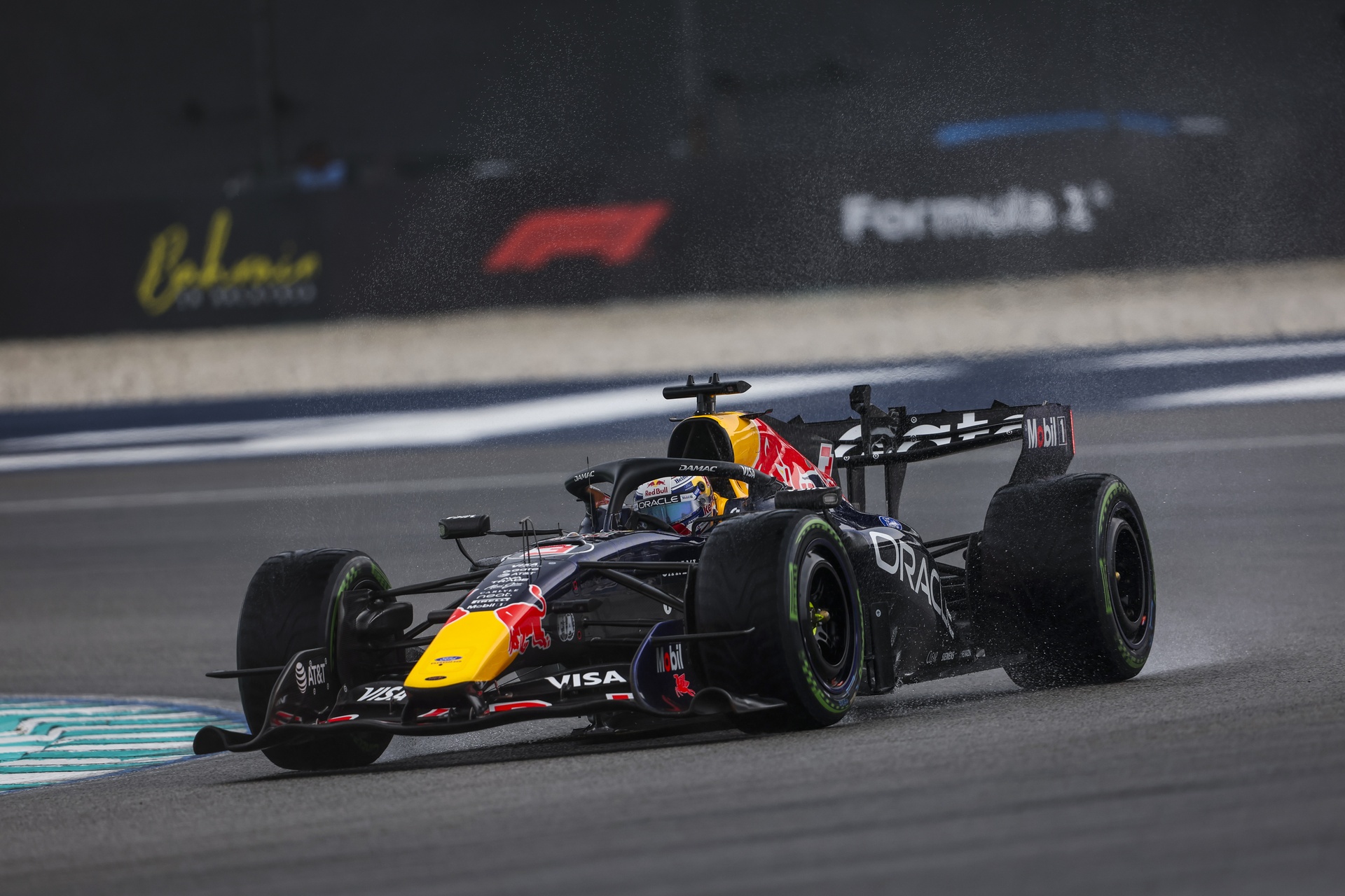Verstappen w końcu wygrał! Koszmar Russella