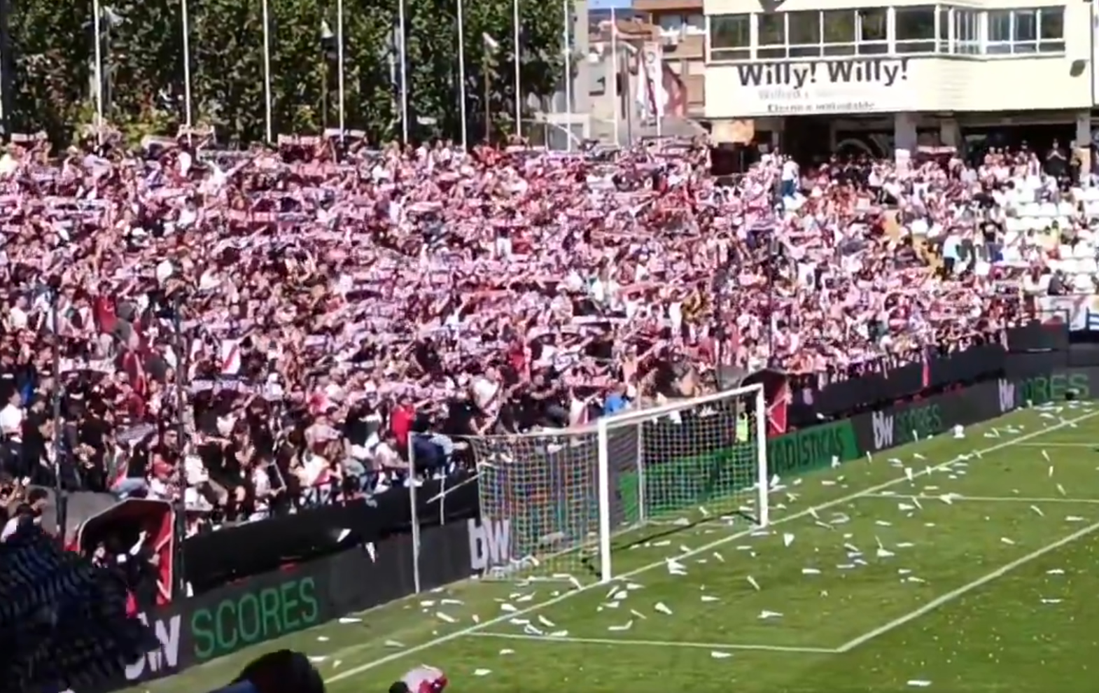 Mecz w La Liga przerwany. Nie do wiary, co zrobili kibice [WIDEO]