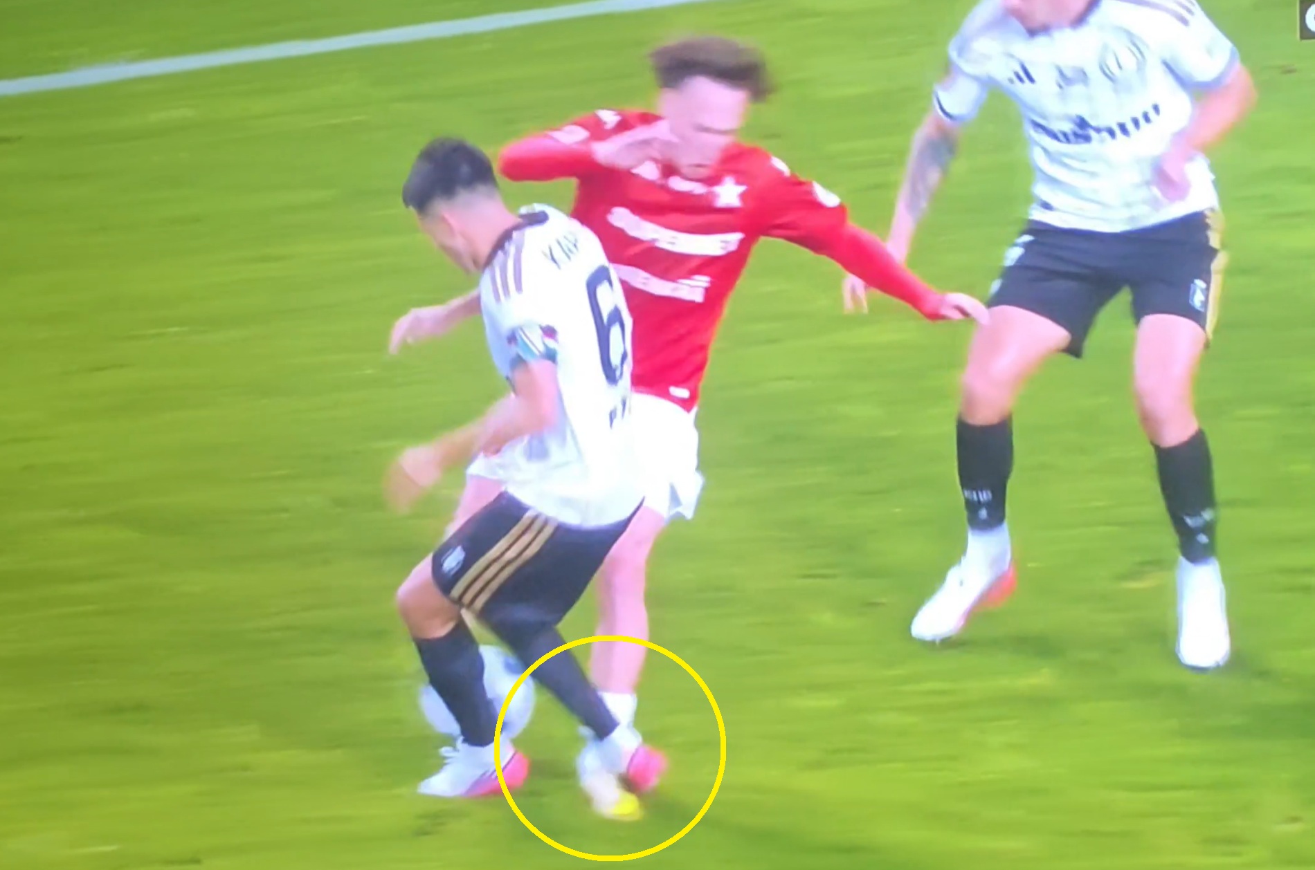 Wisła skrzywdzona w meczu z Legią? Wielka kontrowersja w klasyku [WIDEO]