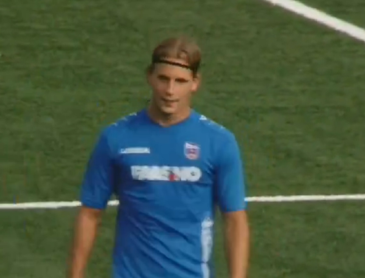 Hat-trick Polaka. Nie zgadniecie, w jakiej lidze [WIDEO]