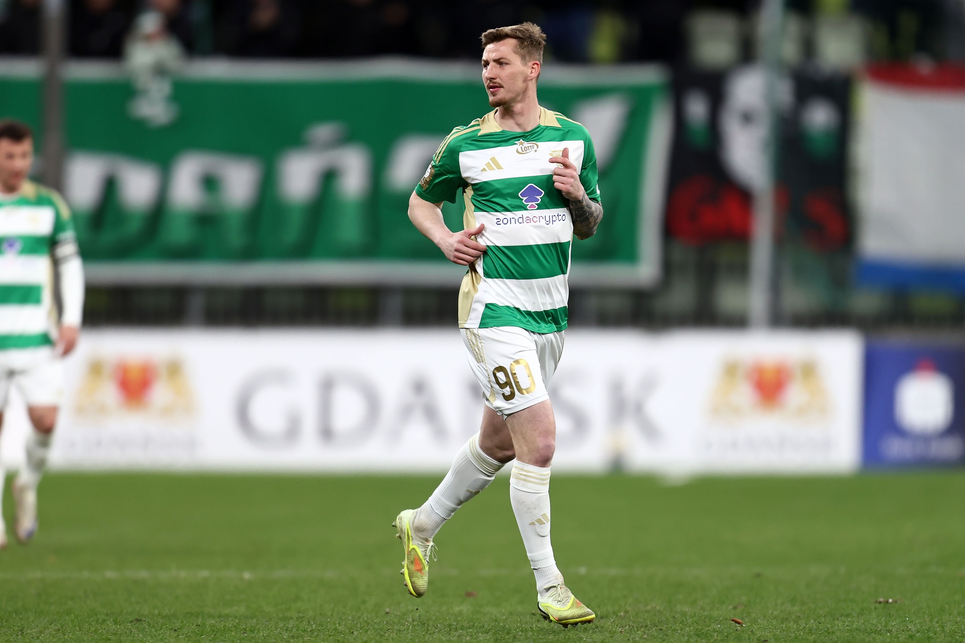 Pierwszy gol Polaka po transferze za granicę. Jego zespół sprawił sensację