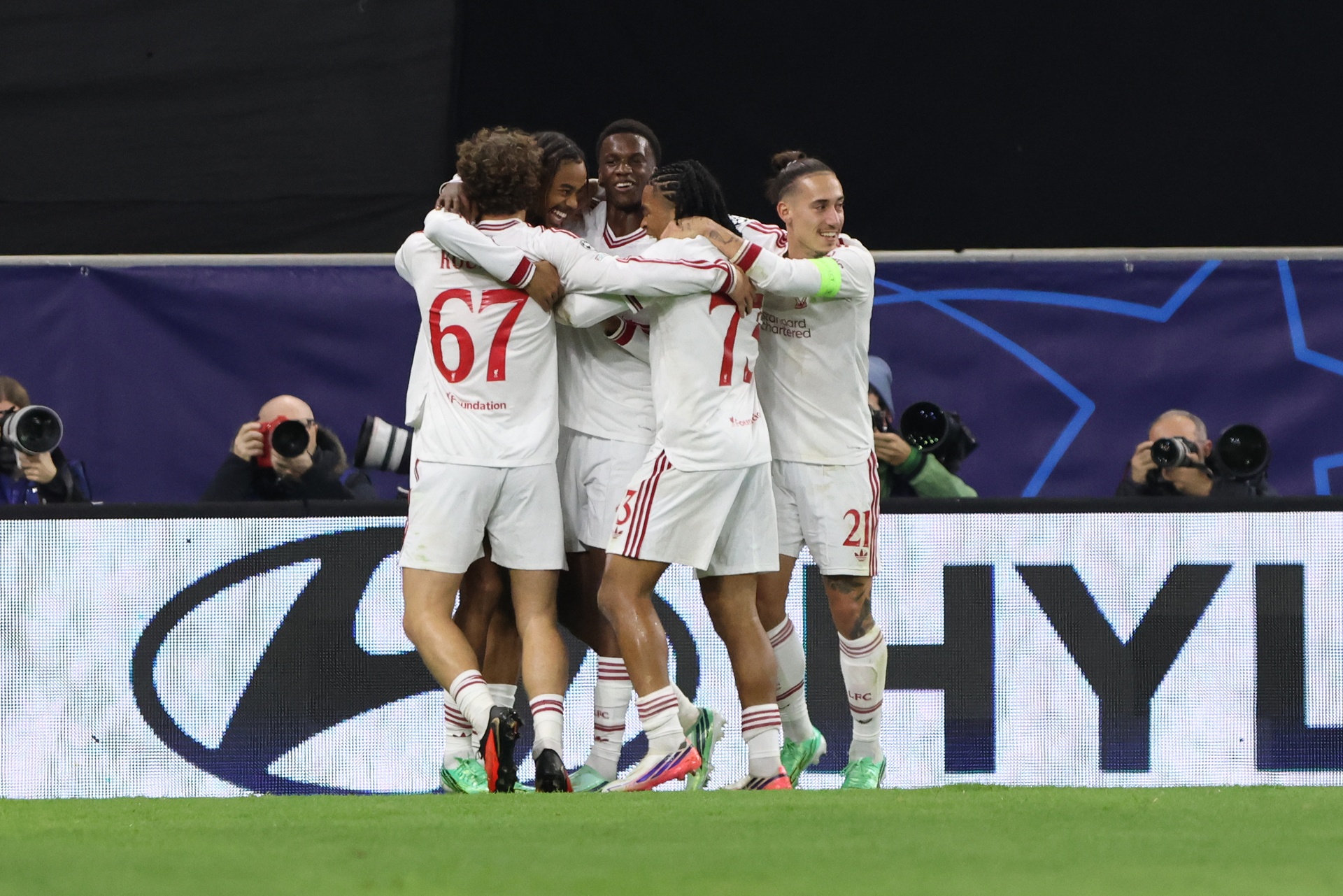 Jazda bez trzymanki w meczu Liverpoolu! Dziewięć goli, hat-trick Barcoli