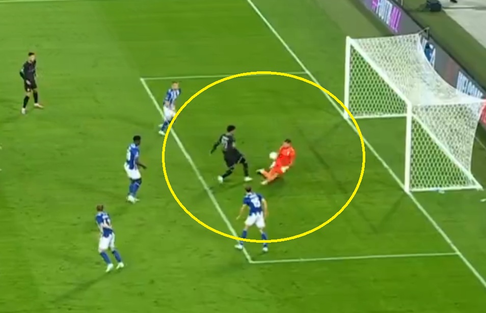 Kompromitacja Lecha w Lidze Europy! Co za gol dla Bayeru [WIDEO]