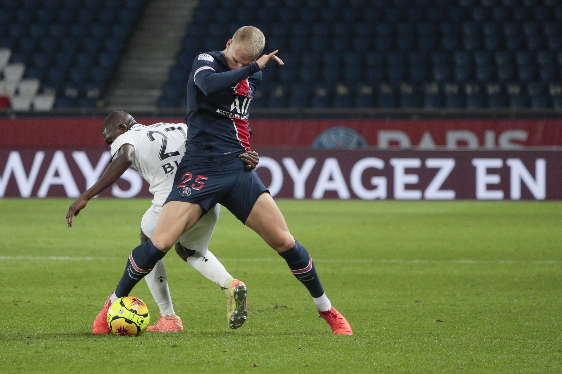 Brutalny upadek dawnego talentu. Miał 19 lat, gdy trafił do PSG. Dziś? Dajcie spokój 