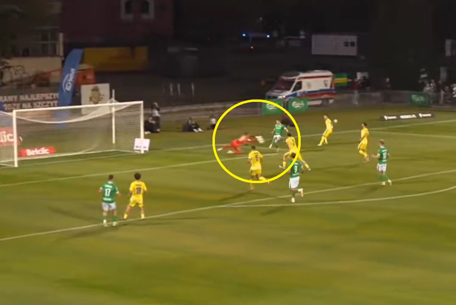 Warta płynie w kierunku Ekstraklasy! Kuriozalny gol w Poznaniu [WIDEO]