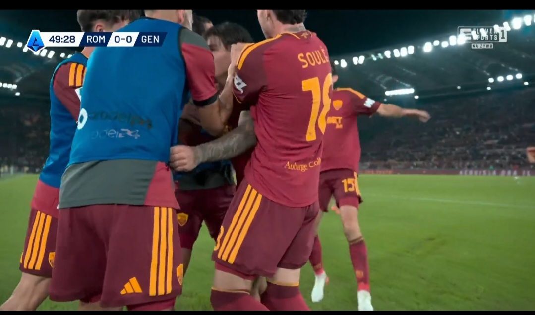Cudowny gol w Rzymie. Ależ zaczarował [WIDEO]