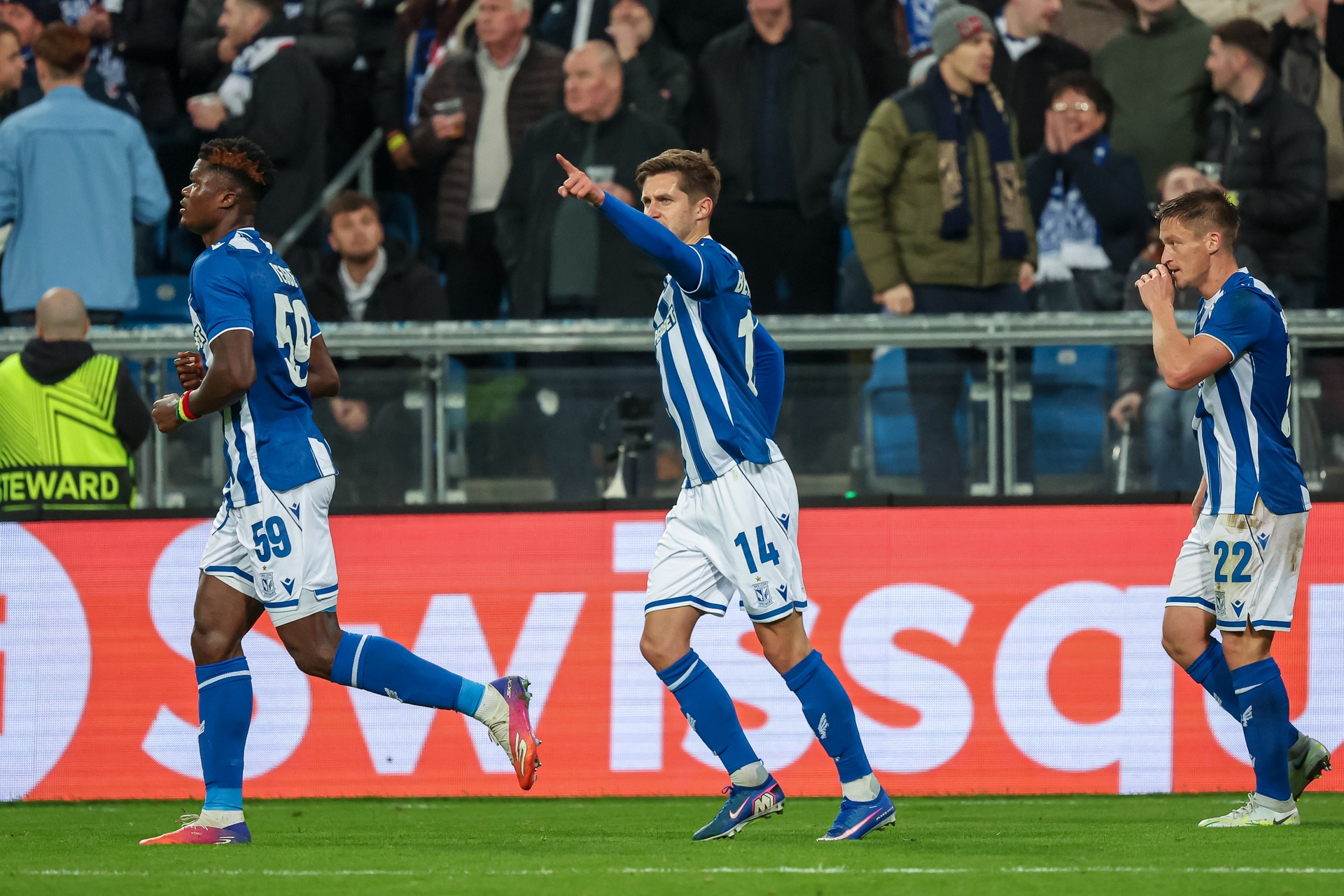 Lech zapunktował w Lidze Europy! Ekipa z Premier League zatrzymana