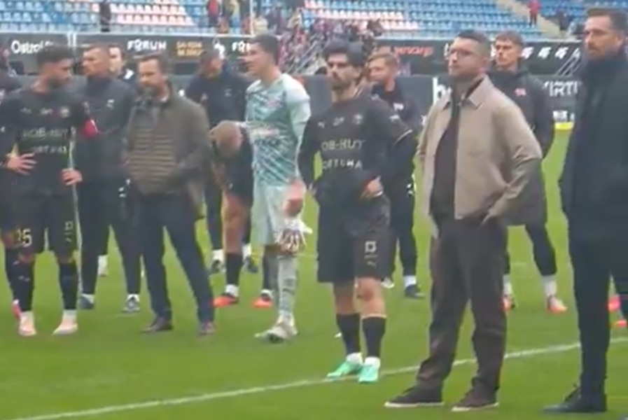 Kibice lżyli dyrektora Cracovii. "Zawijaj się stąd" [WIDEO]