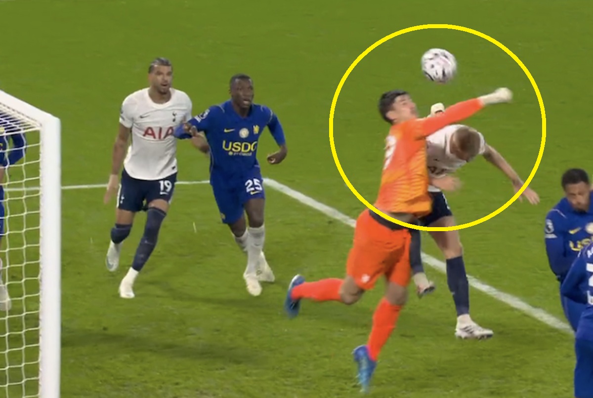 Chelsea przegrała po samobóju bramkarza! Sceny w derbach Londynu