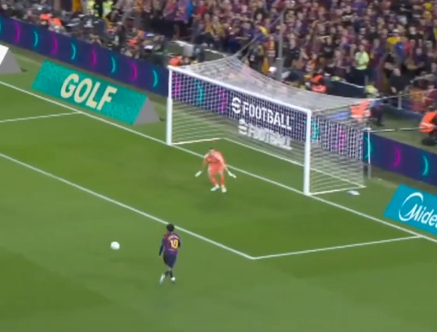 Co za pudło Yamala w El Clasico! Kto go podmienił? [WIDEO]