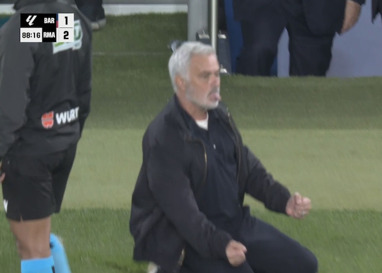 Co za reakcja Mourinho! Ekstaza po golu Mbappe. "Stary, dobry Jose" [WIDEO]