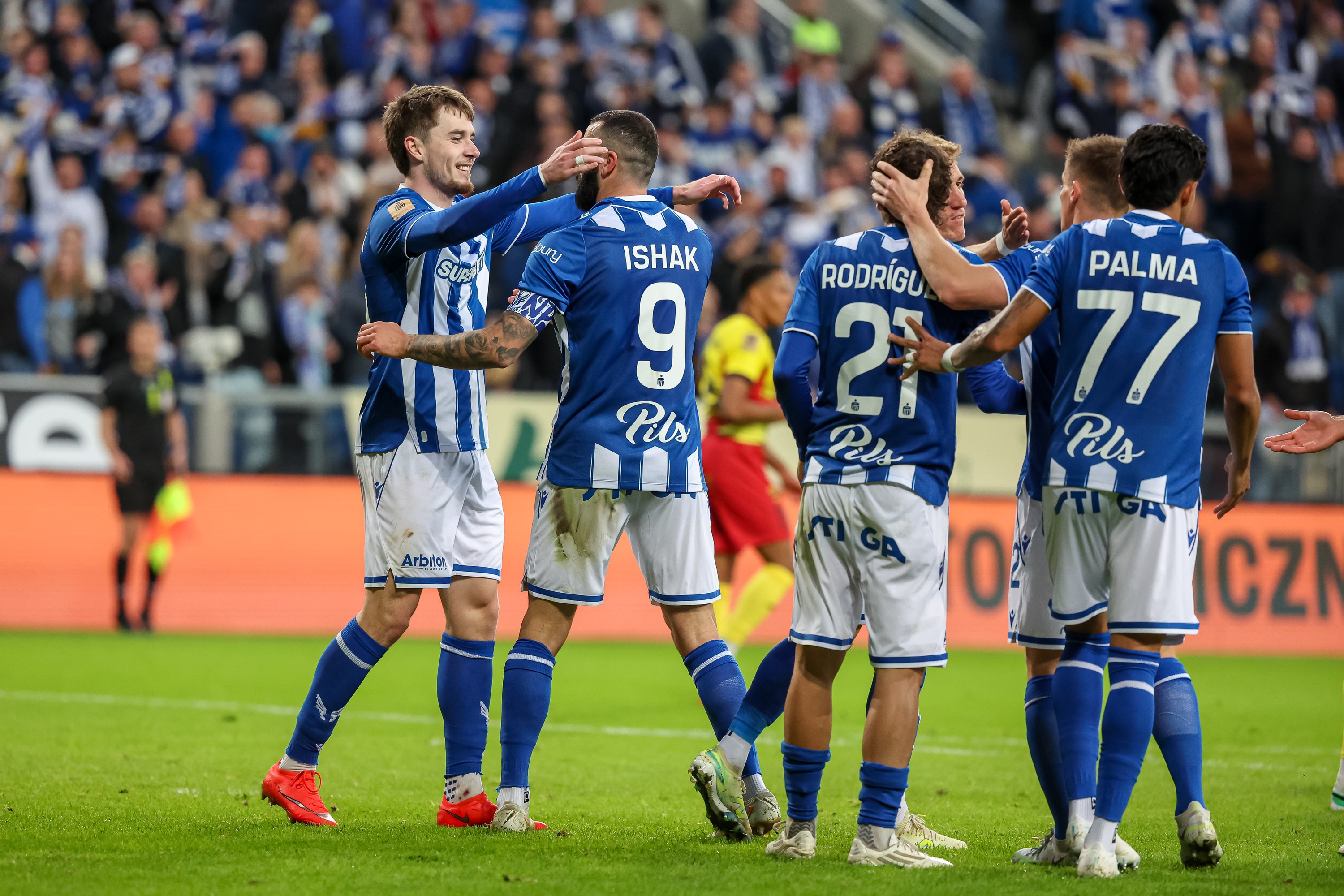 350 zł jeśli Lech nie przegra albo Wisła strzeli gola! Sponsor z akcją dla kibiców