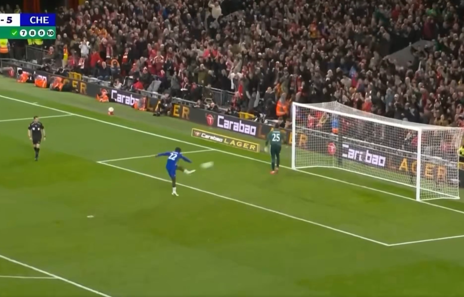 Koszmarny debiut gwiazdora Chelsea. Nie trafił karnego, "napadł" na Van Dijka [WIDEO]