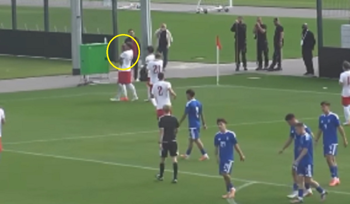 Młodzieżowiec zmienił reprezentację. Obrażano go ze względu na kolor skóry