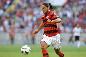 Ronaldinho nie kończy kariery