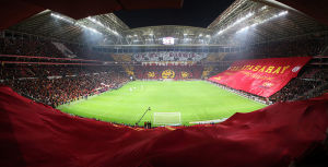 Galatasaray wypożyczyło napastnika z Brighton & Hove Albion