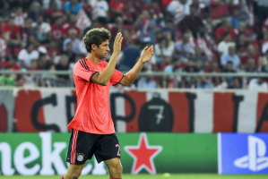 Bayern wygrał z Schalke, cały mecz Lewego