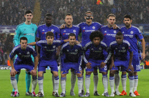 Chelsea bez Mourinho, gorące derby w Hiszpanii, Barca po kolejny tytuł - zapowiedź piłkarskiego weekendu