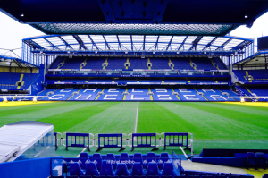 Chelsea nadal walczy o Stonesa