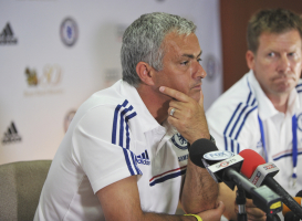 Mourinho: nie musimy kupować 10 piłkarzy