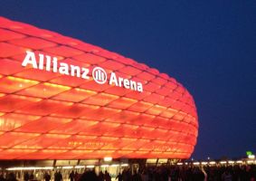 Sebastian Rudy cieszy się na starcie z byłą drużyną