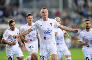 Pogoń wiceliderem! Niesamowity gol Fojuta [video]