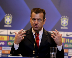 Dunga grozi pozwaniem Romario