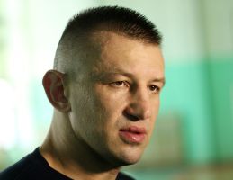 Adamek: Trzeba zawiesić rękawice na kołku i siedzieć w domu