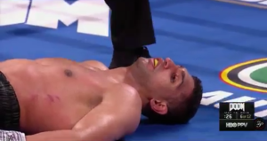 Alvarez pokonał Khana. Ciężki nokaut w walce o tytuł mistrzowski [VIDEO]