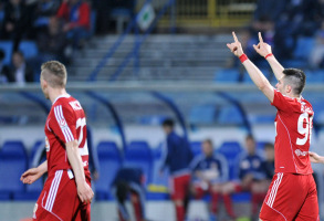 Piast wygrał w Chorzowie i dogonił Legię