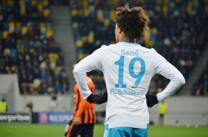 Oba Manchestery chcą skrzydłowego Schalke?